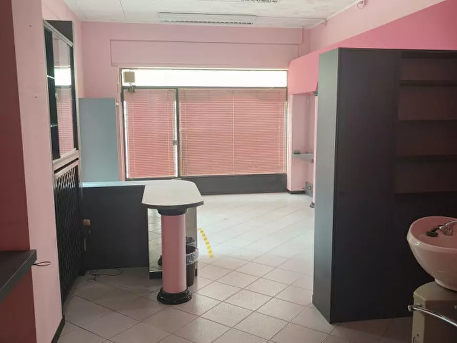 Immagine 1 di Attività commerciale in vendita  in via Madonna 98 a Rho