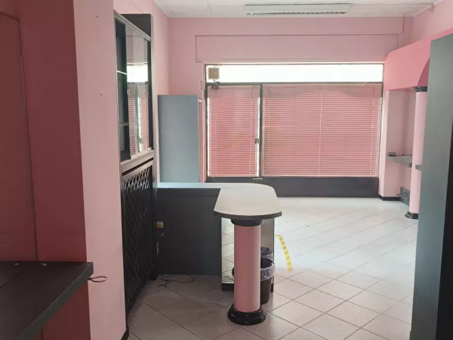 Immagine 8 di Attività commerciale in vendita  in via Madonna 98 a Rho