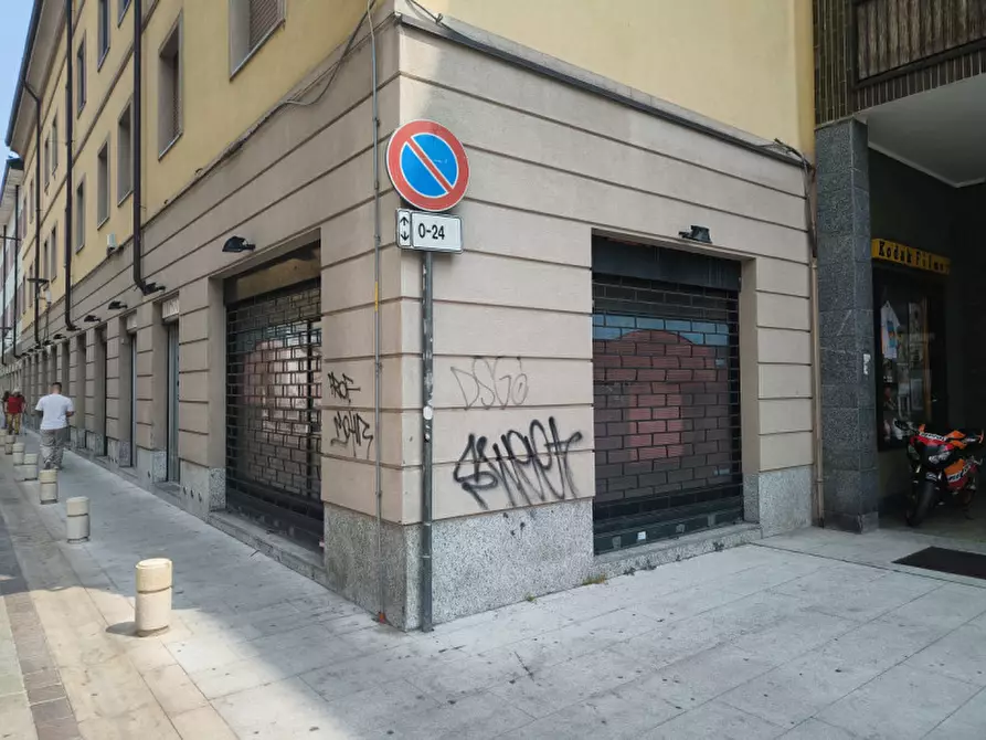 Immagine 9 di Attività commerciale in vendita  in via Madonna 98 a Rho