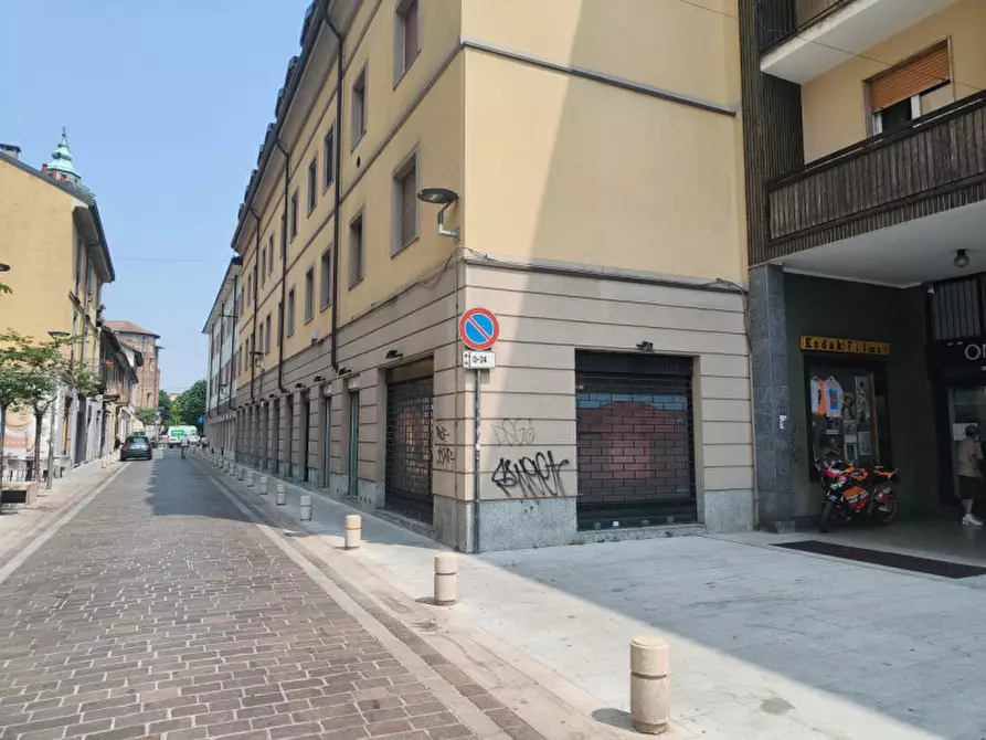 Immagine 19 di Attività commerciale in vendita  in via Madonna 98 a Rho
