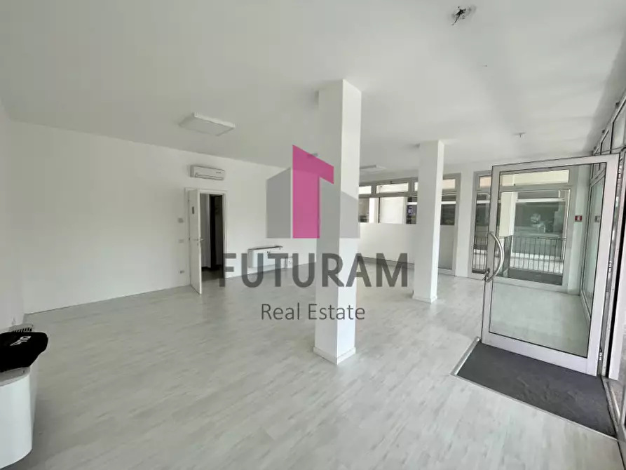 Immagine 2 di Negozio in affitto  in via roma 1 a Pianiga