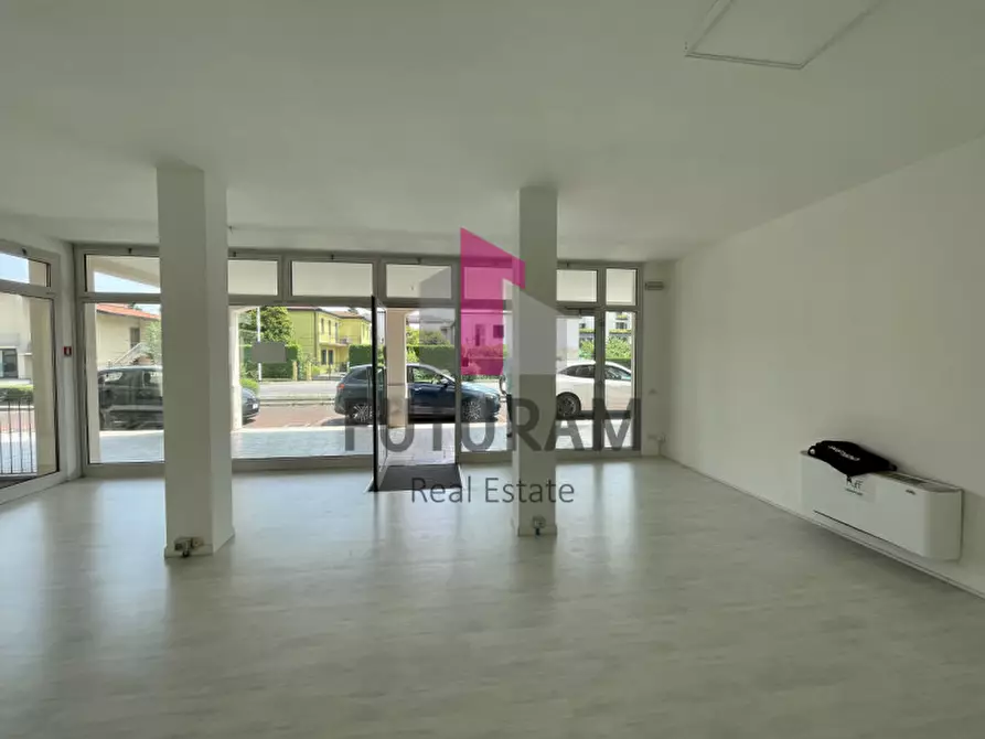 Immagine 8 di Negozio in affitto  in via roma 1 a Pianiga