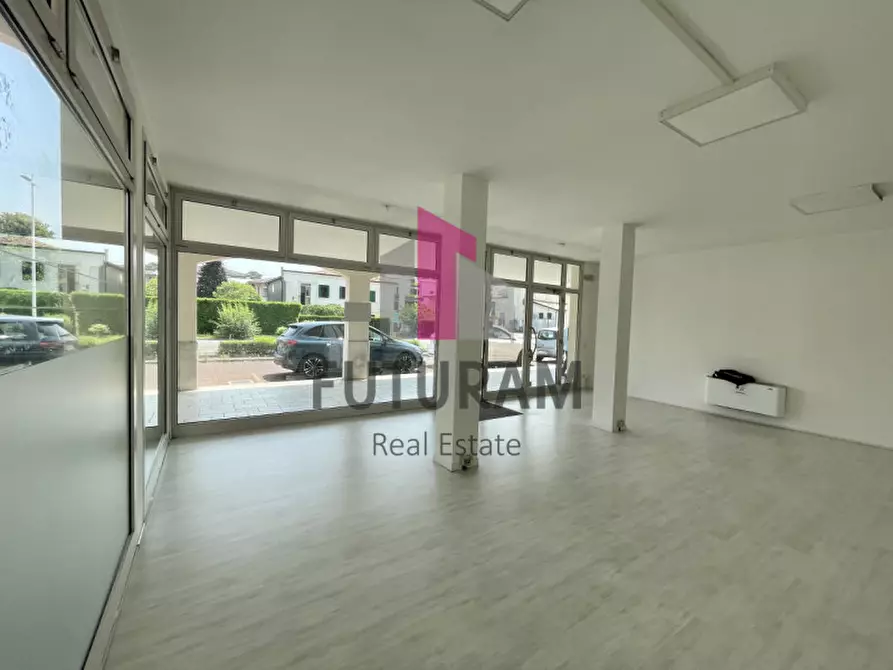 Immagine 10 di Negozio in affitto  in via roma 1 a Pianiga