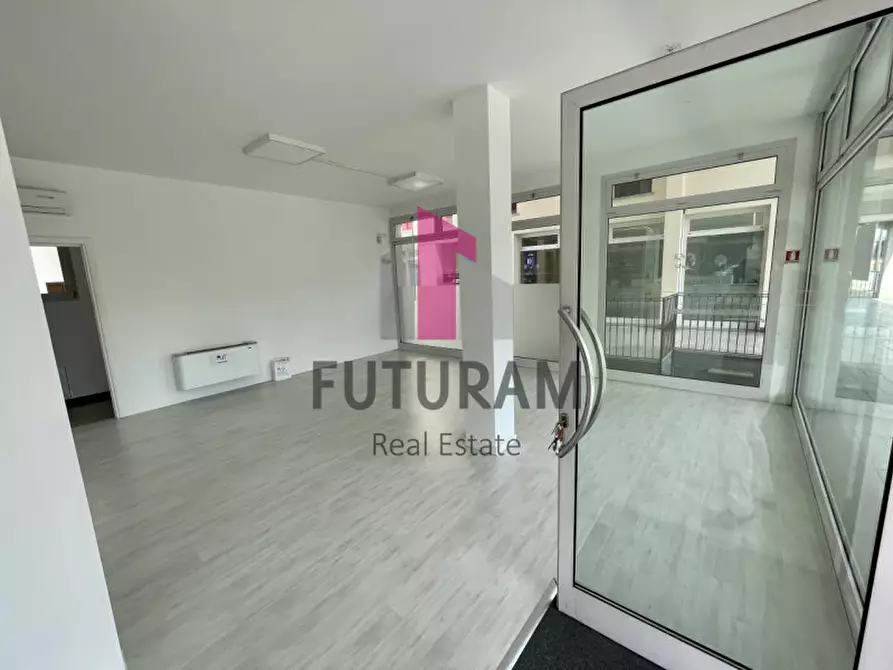 Immagine 15 di Negozio in affitto  in via roma 1 a Pianiga