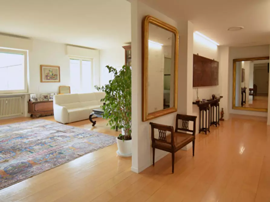 Immagine 1 di Appartamento in vendita  in Via della Valverde a Verona