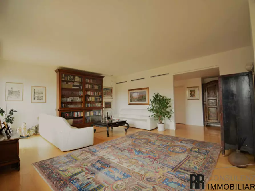 Immagine 3 di Appartamento in vendita  in Via della Valverde a Verona