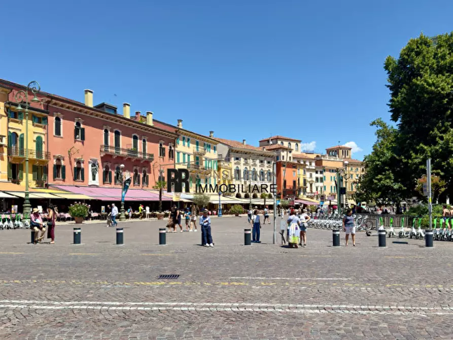 Immagine 21 di Appartamento in vendita  in Via della Valverde a Verona