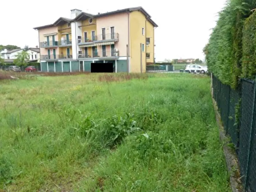 Immagine 3 di Terreno in vendita  in Via Val Camonica a Campolongo Maggiore