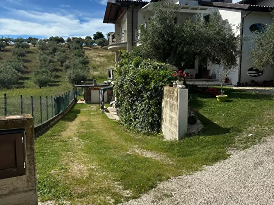 Immagine 1 di Casa indipendente in vendita  a Elice