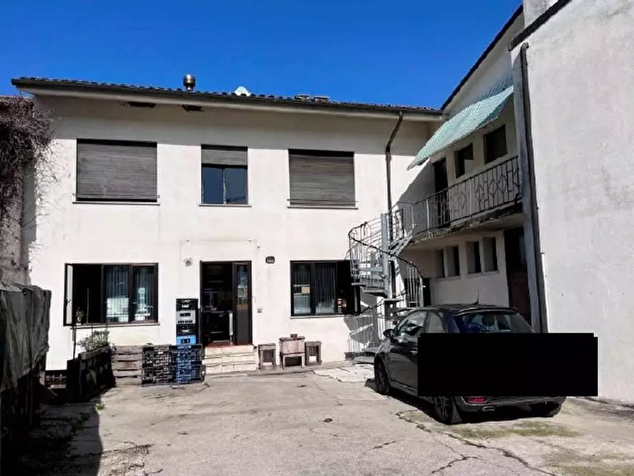 Immagine 3 di Attività commerciale in vendita  in Via Fantin a Crocetta Del Montello