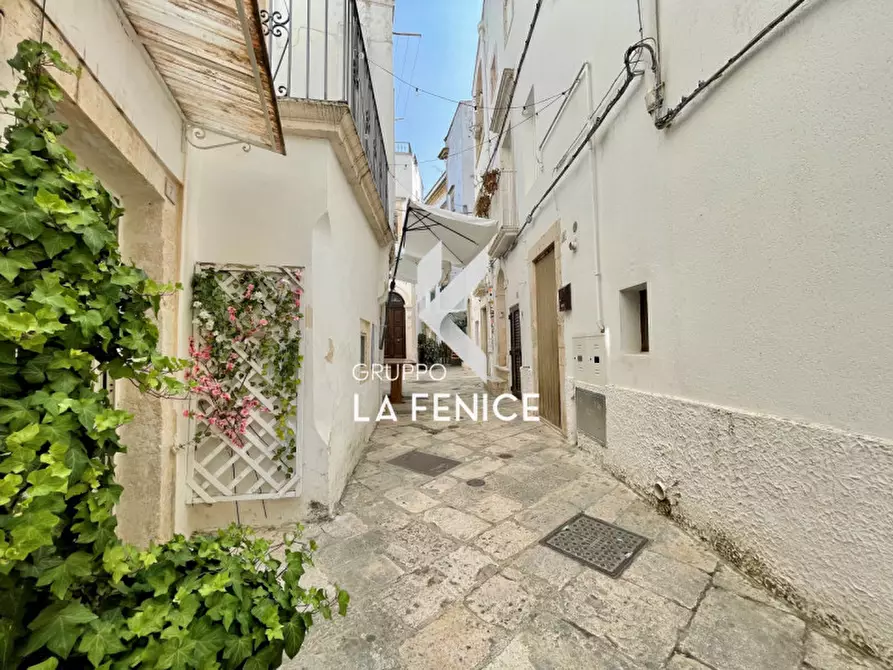 Immagine 3 di Casa indipendente in vendita  in vico Cesare Battisti, 7 a Locorotondo