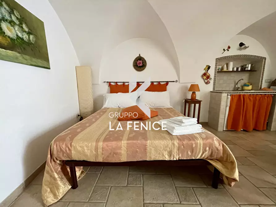 Immagine 7 di Casa indipendente in vendita  in vico Cesare Battisti, 7 a Locorotondo