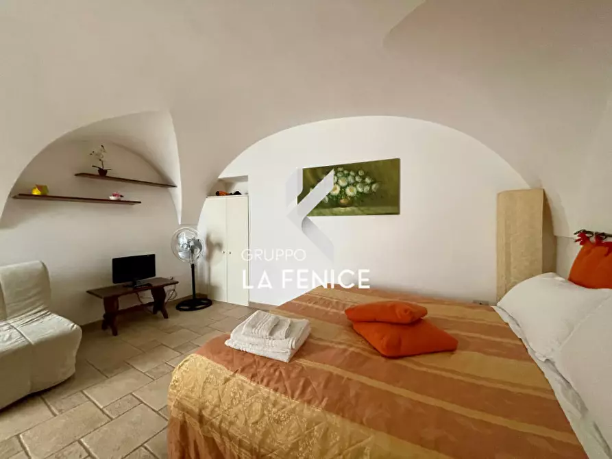 Immagine 11 di Casa indipendente in vendita  in vico Cesare Battisti, 7 a Locorotondo