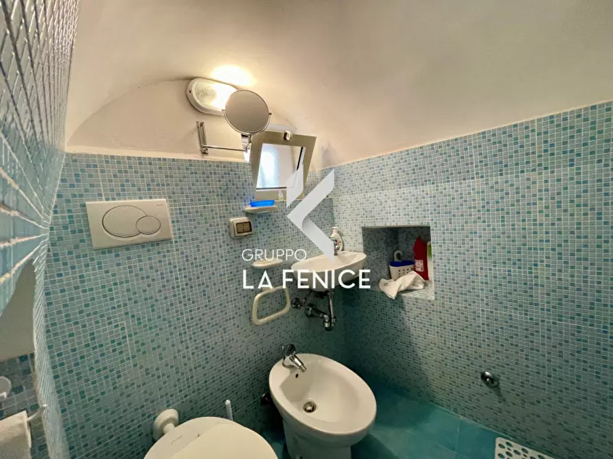 Immagine 13 di Casa indipendente in vendita  in vico Cesare Battisti, 7 a Locorotondo