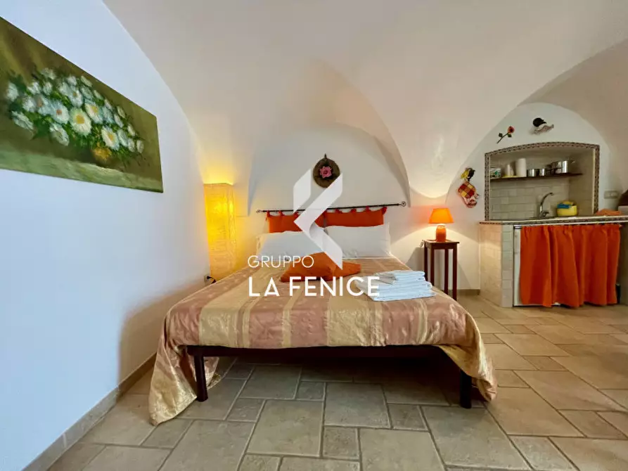 Immagine 17 di Casa indipendente in vendita  in vico Cesare Battisti, 7 a Locorotondo