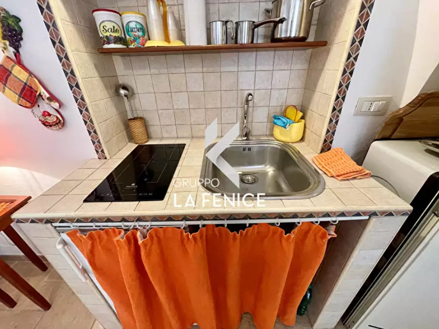 Immagine 20 di Casa indipendente in vendita  in vico Cesare Battisti, 7 a Locorotondo