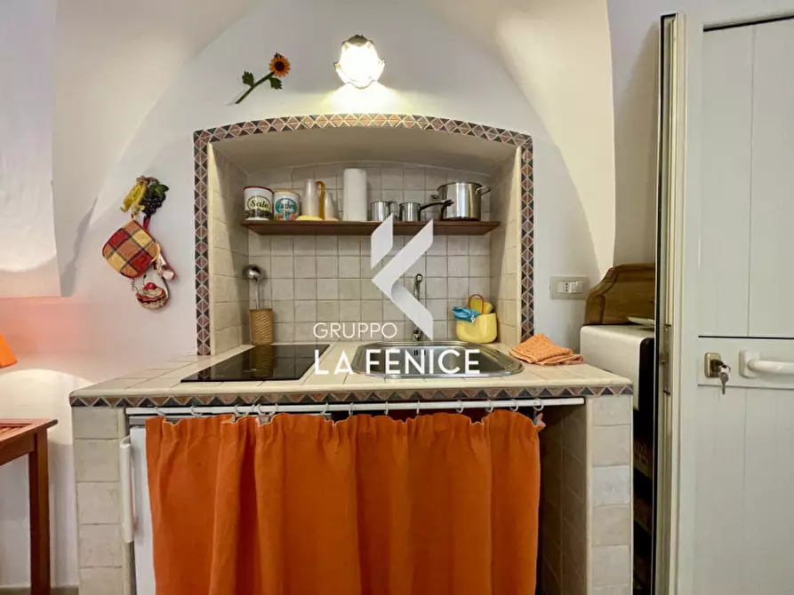 Immagine 21 di Casa indipendente in vendita  in vico Cesare Battisti, 7 a Locorotondo