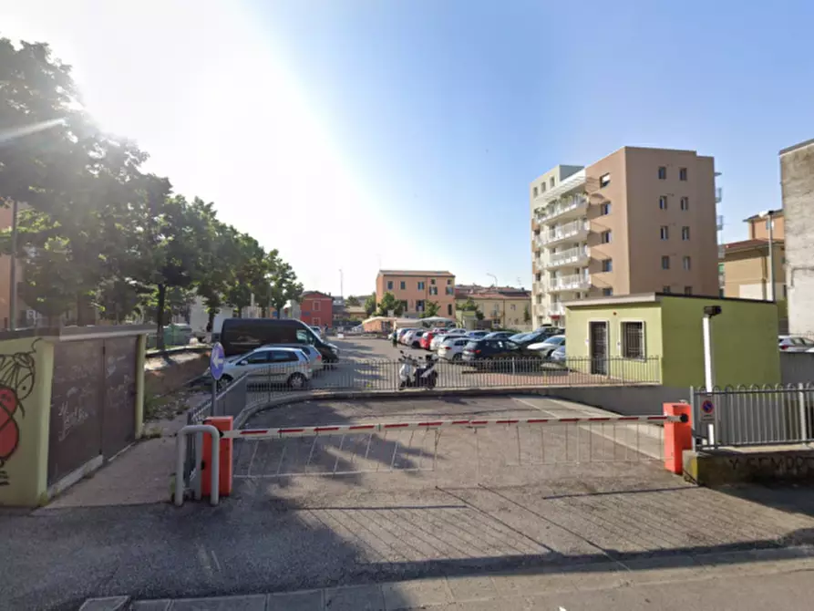 Immagine 1 di Garage in affitto  in VIA UDINE a Verona