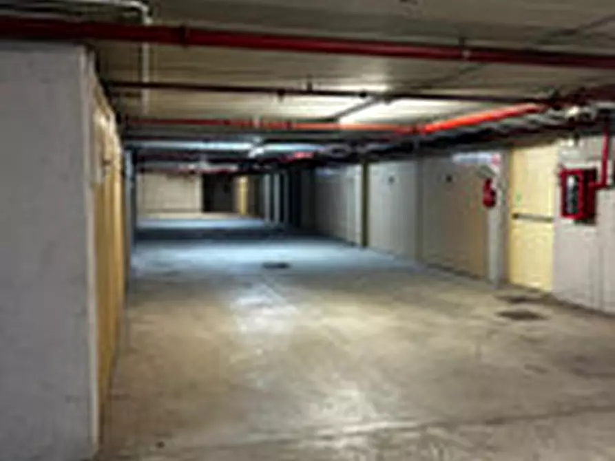 Immagine 3 di Garage in vendita  in VIA UDINE a Verona