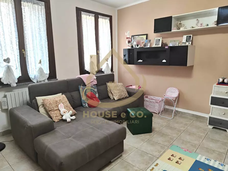 Immagine 2 di Casa indipendente in vendita  in Via Giuseppe Campana a Cilavegna