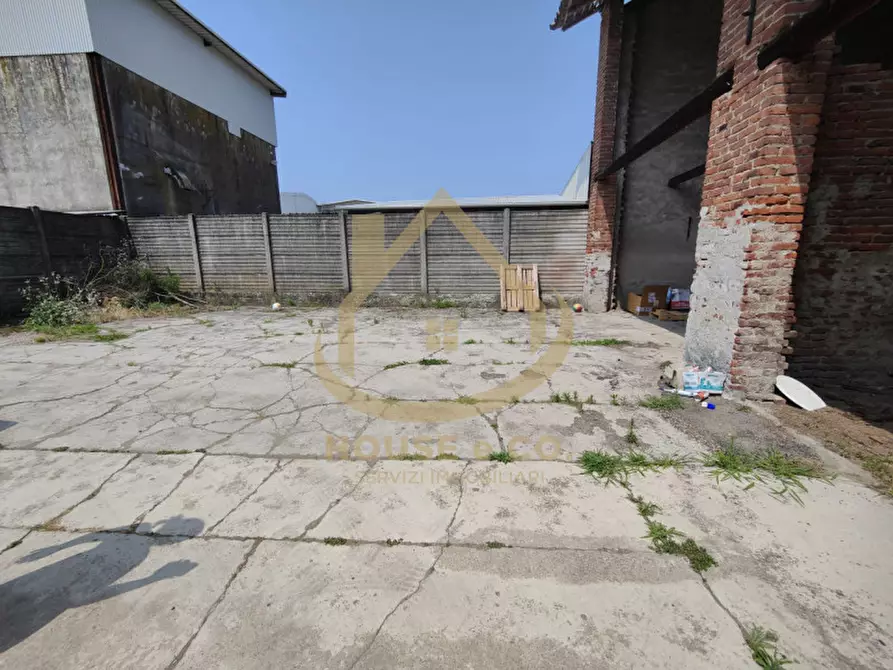 Immagine 31 di Casa indipendente in vendita  in Via Giuseppe Campana a Cilavegna