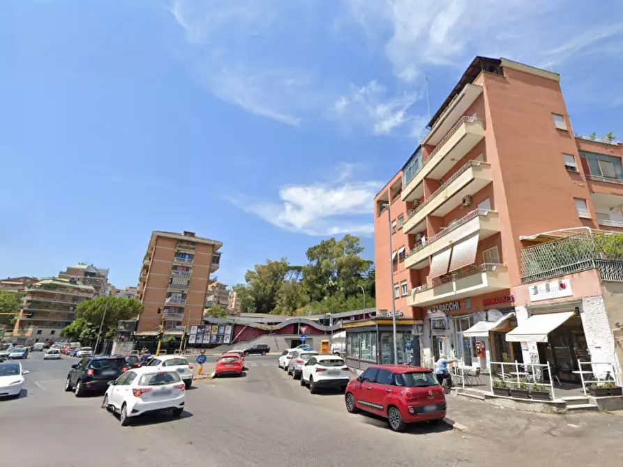 Immagine 4 di Appartamento in vendita  in Via Mattia Battistini a Roma