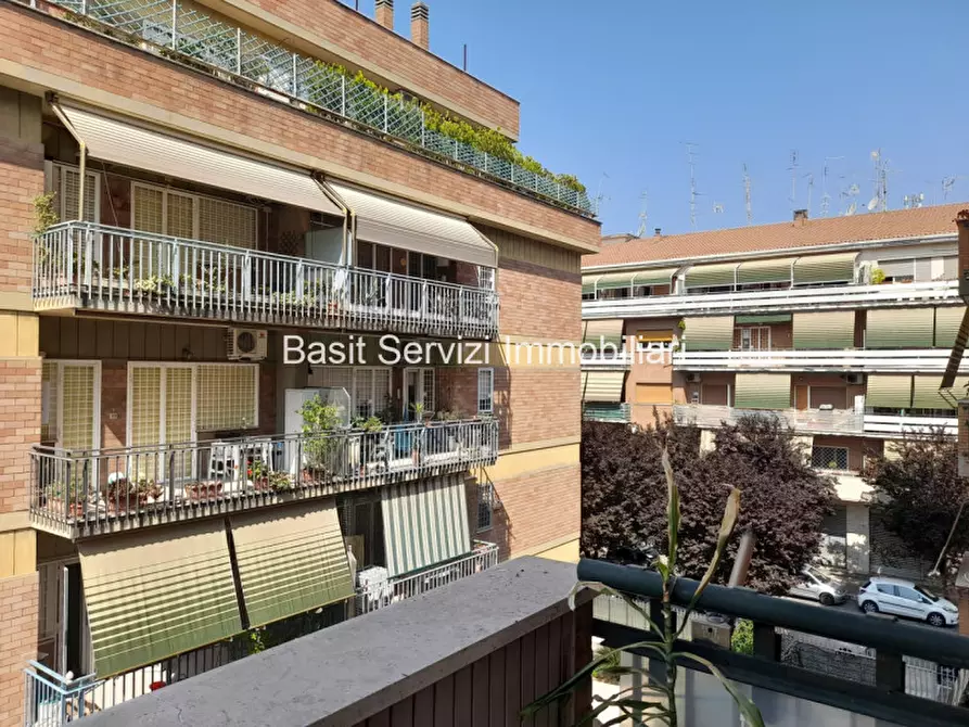 Immagine 40 di Appartamento in vendita  in Via Giuseppe Belluzzo a Roma