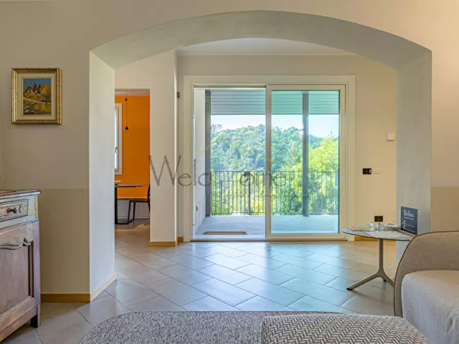 Immagine 6 di Villa in vendita  a Como