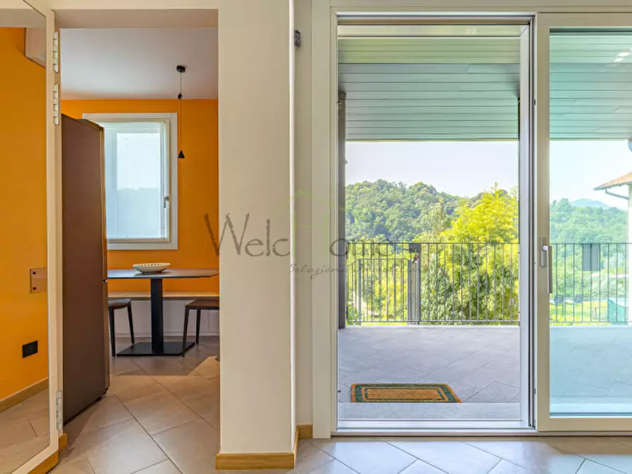 Immagine 7 di Villa in vendita  a Como