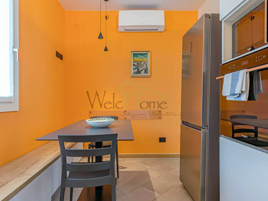 Immagine 9 di Villa in vendita  a Como