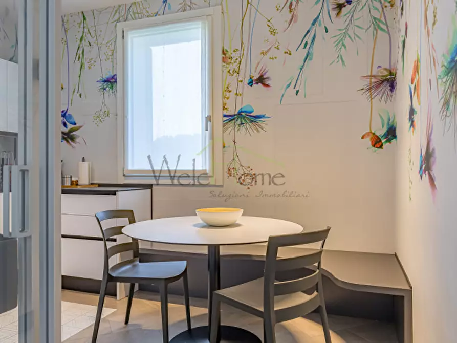 Immagine 28 di Villa in vendita  a Como