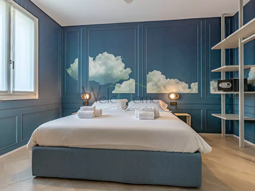 Immagine 40 di Villa in vendita  a Como