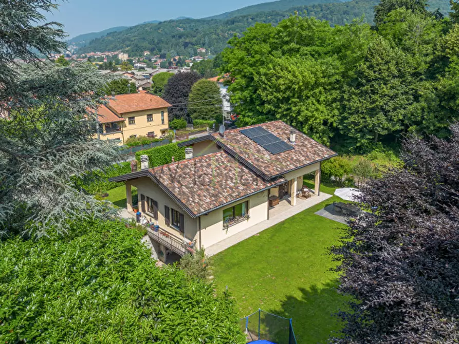 Immagine 5 di Villa in vendita  in albavilla, via saruggia a Albavilla