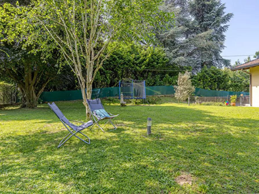 Immagine 17 di Villa in vendita  in albavilla, via saruggia a Albavilla