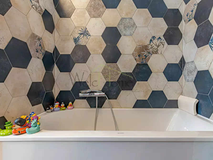 Immagine 33 di Villa in vendita  in albavilla, via saruggia 33 a Albavilla