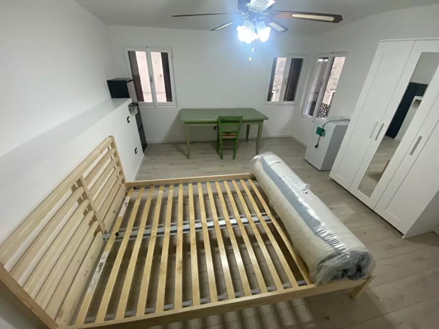 Immagine 2 di Camera in affitto  a Padova