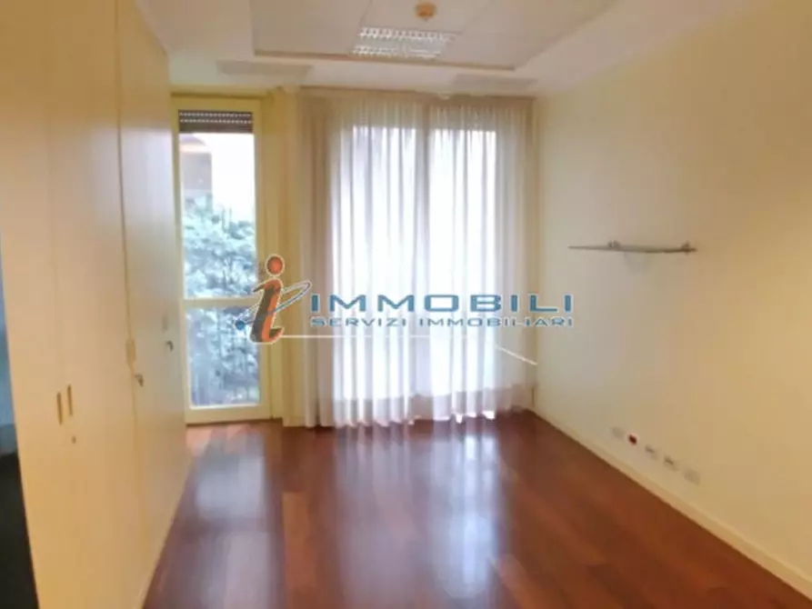 Immagine 15 di Ufficio in affitto  in VIA SENATO a Milano