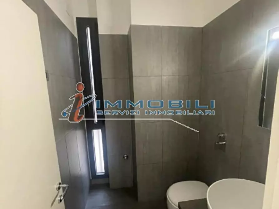 Immagine 8 di Ufficio in affitto  in VIA LEGNANO a Milano