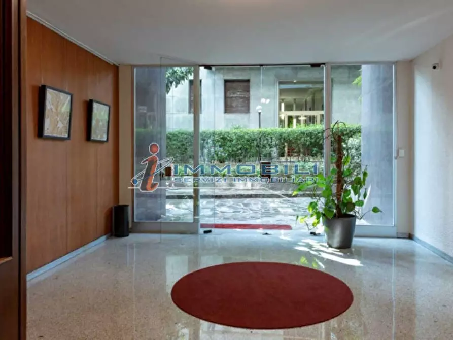 Immagine 1 di Ufficio in affitto  in PIAZZA CARBONARI a Milano