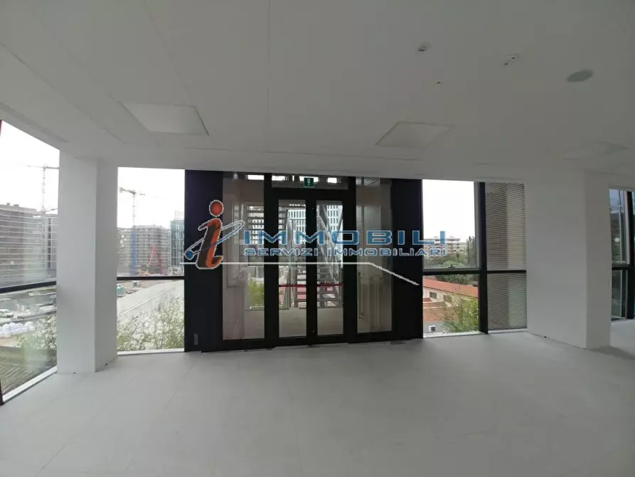 Immagine 3 di Ufficio in affitto  in VIA KULISCIOFF ANNA a Milano