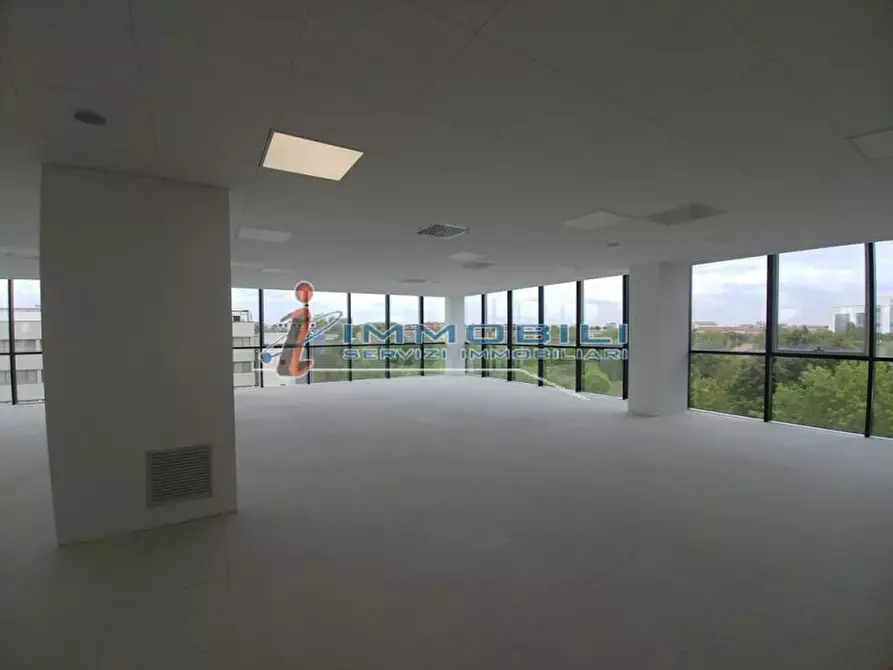 Immagine 14 di Ufficio in affitto  in VIA KULISCIOFF ANNA a Milano