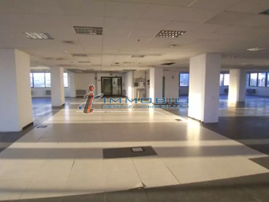 Immagine 22 di Ufficio in affitto  in VIA KULISCIOFF ANNA a Milano