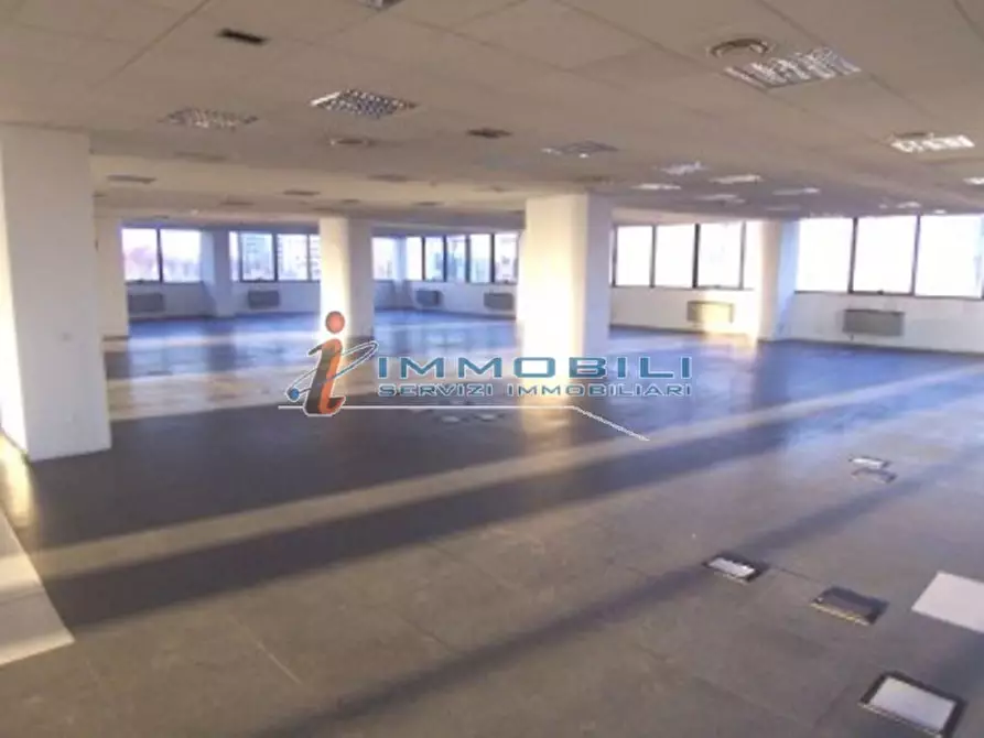 Immagine 23 di Ufficio in affitto  in VIA KULISCIOFF ANNA a Milano