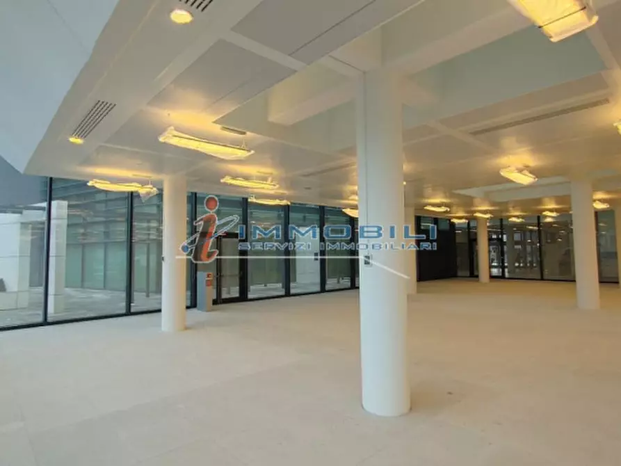 Immagine 16 di Ufficio in affitto  in VIALE SARCA a Milano