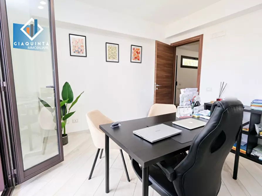 Immagine 2 di Ufficio in affitto  in Via Cagliari N.9/A a Palagonia