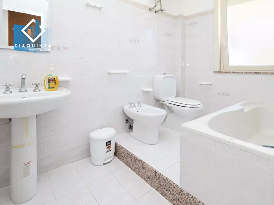 Immagine 10 di Ufficio in affitto  in Via Altarello n.06 a Palagonia