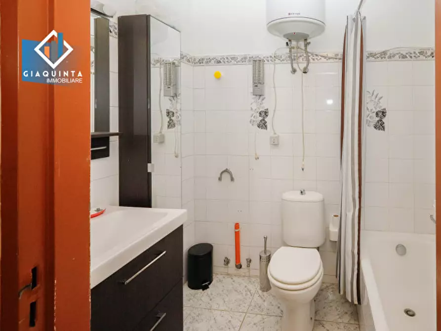 Immagine 10 di Casa indipendente in vendita  in Via Bergamo n.51 a Palagonia