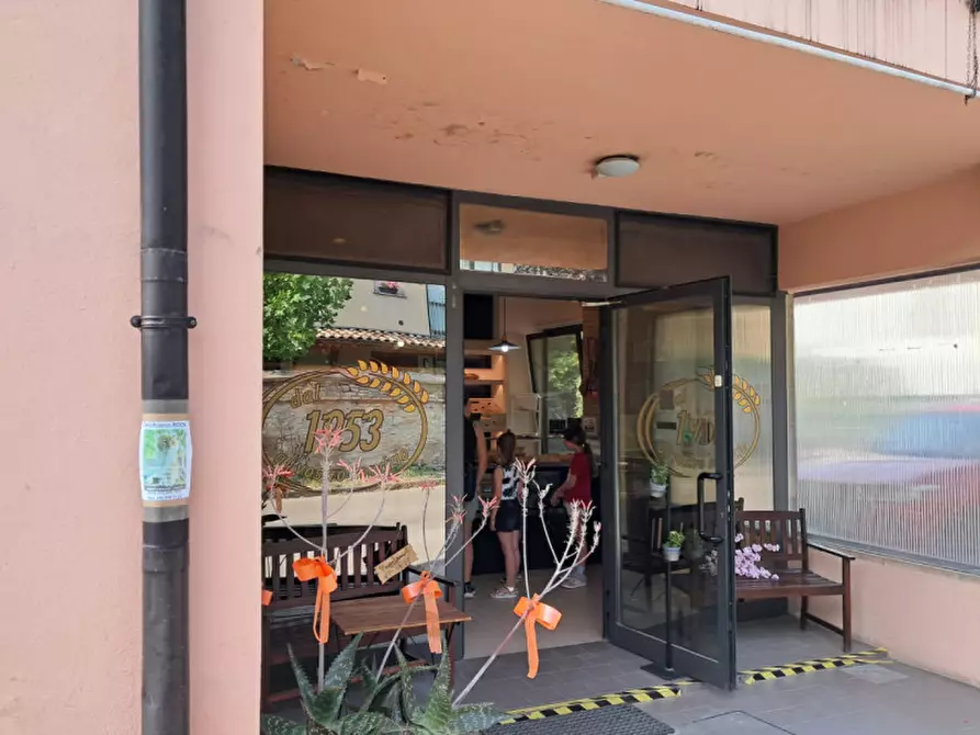 Immagine 2 di Attività commerciale in vendita  in Strada Cartiera 11/A a Parma