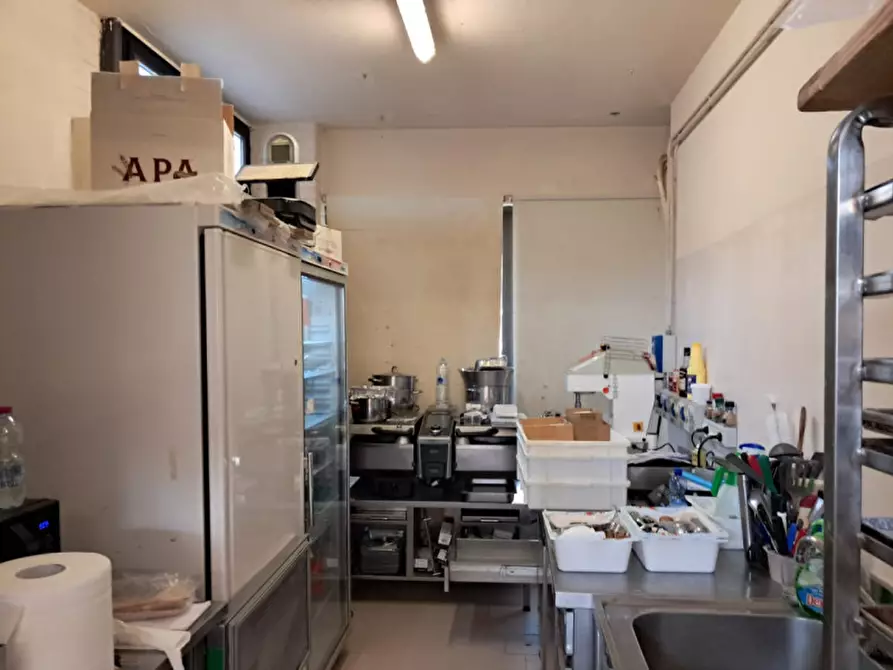 Immagine 7 di Attività commerciale in vendita  in Strada Cartiera 11/A a Parma