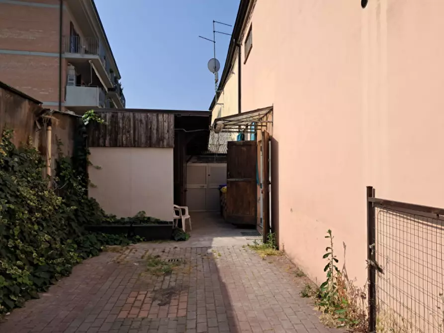 Immagine 18 di Attività commerciale in vendita  in Strada Cartiera 11/A a Parma